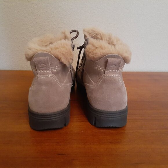 Earth Hiker Style Ankle Boots - Picture 7 of 10